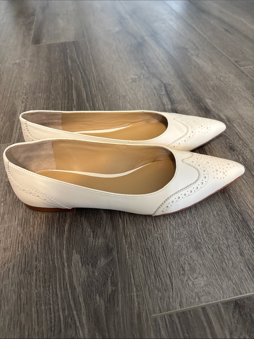 Lauren Ralph Lauren Ivory Pointed Toe Perforated Flats - Picture 4 of 4